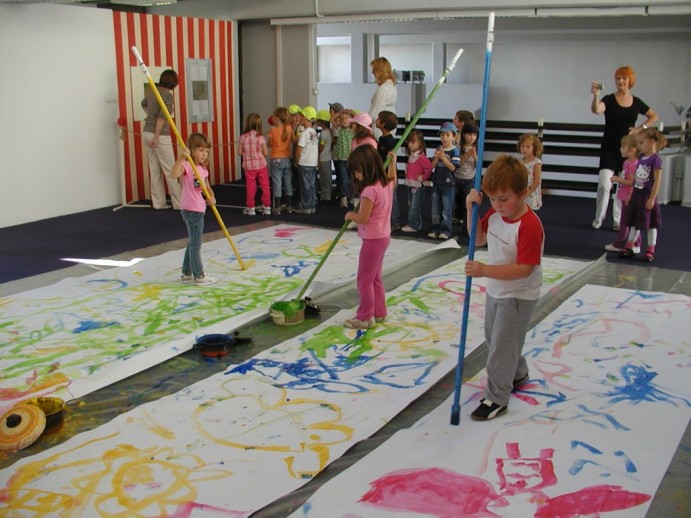 Vodeni ogledi in delavnice ob razstavi Mihe Cojhtra