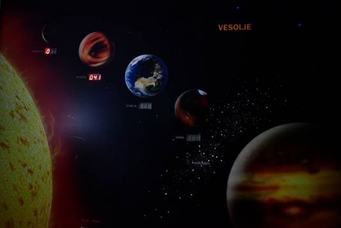 Spanje pod zvezdami v Galeriji Velenje